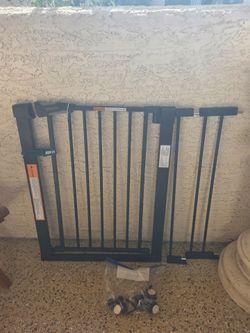 Dog or baby safety gate