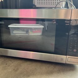 LG Microwave 2.0 Cu - Countertop