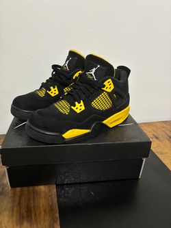 Air Jordan 4 Thunder Black Yellow Sneakers 5 Y