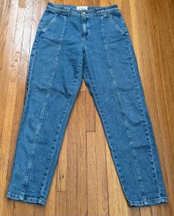 Lepantalon high waisted blue medium wash tapered front seam jeans, size 6