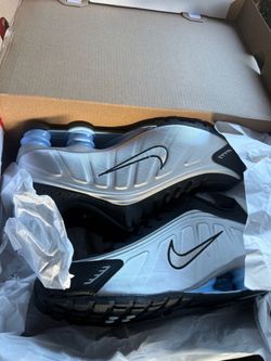 NIKE SHOX R4