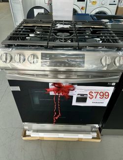 NEW🔥30” Samsung 5 burners 6.0-cu ft Slide-In Natural Gas Range