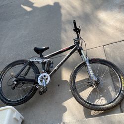 Ellsworth Moment Full Suspension Mountain Bike