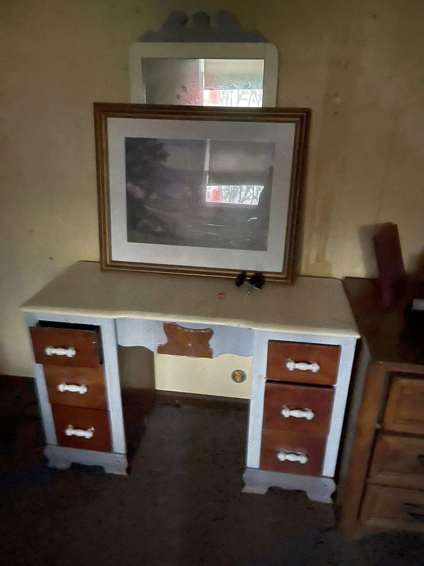 Free desks