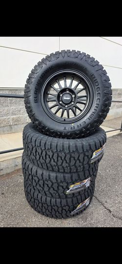 17" Falcon w/ 33" RT tires