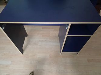 Robin blue computer desk