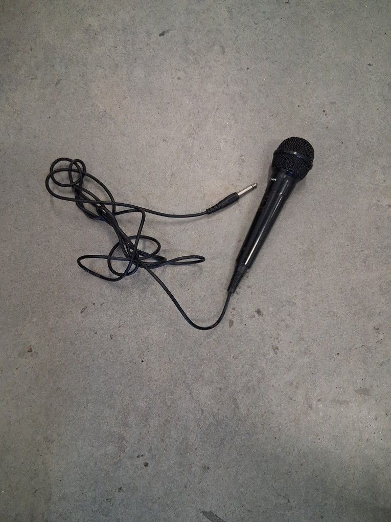 Microphone