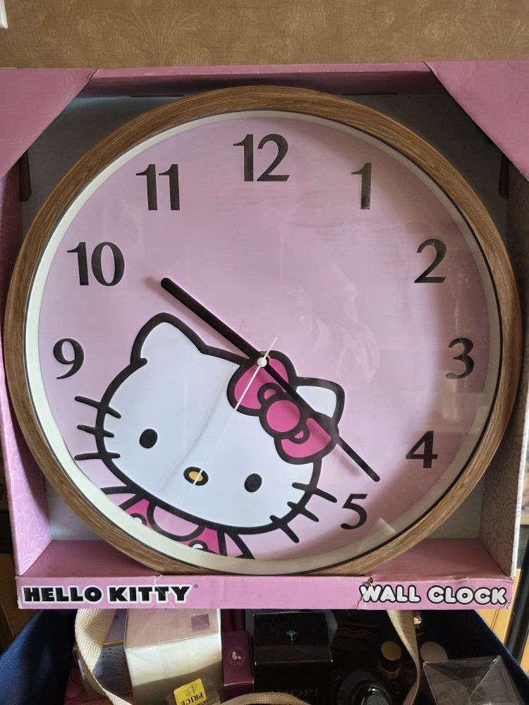Hello Kitty Clock