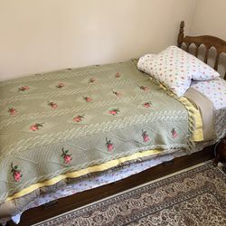 Vintage French Country Provincial Trundle Bed, Solid Wood