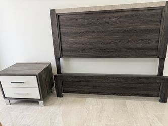 Queen Bed Set from El Dorado Furniture