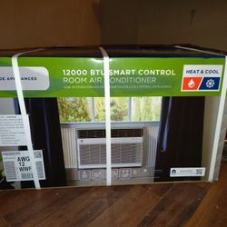 GE 12000 BTU Smart Control AC / Heater