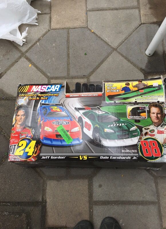 Nascar ultimate speedway track set