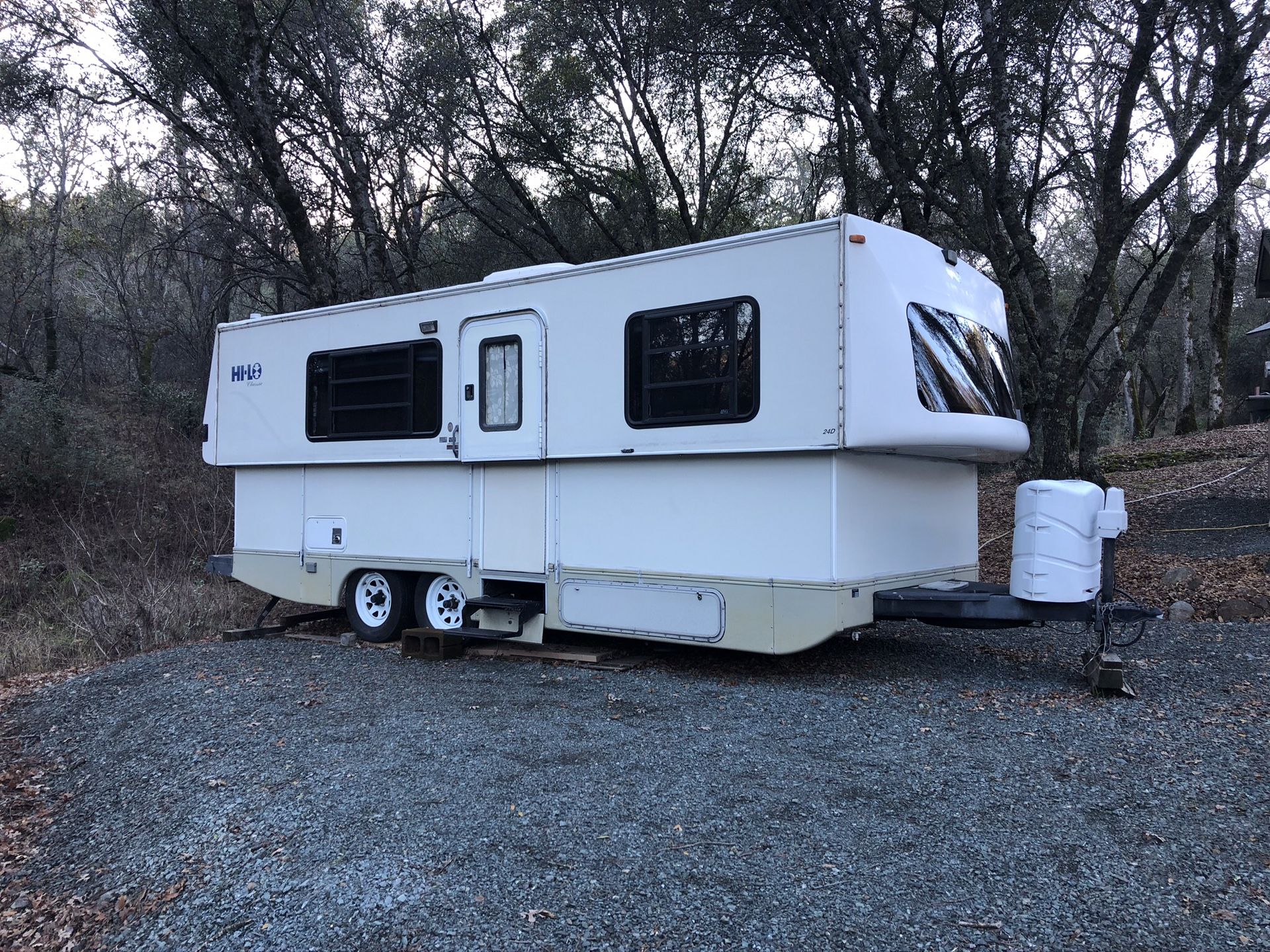 1997 HI-LOW “HILO” 24 travel trailer/camper for sale