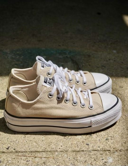 Converse Platform Shoes Size 6