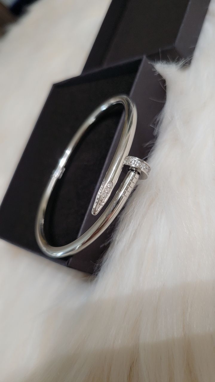 Car'teer Nail Bangle