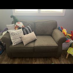 Couch/love Seat
