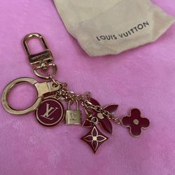 louis pink bag charm