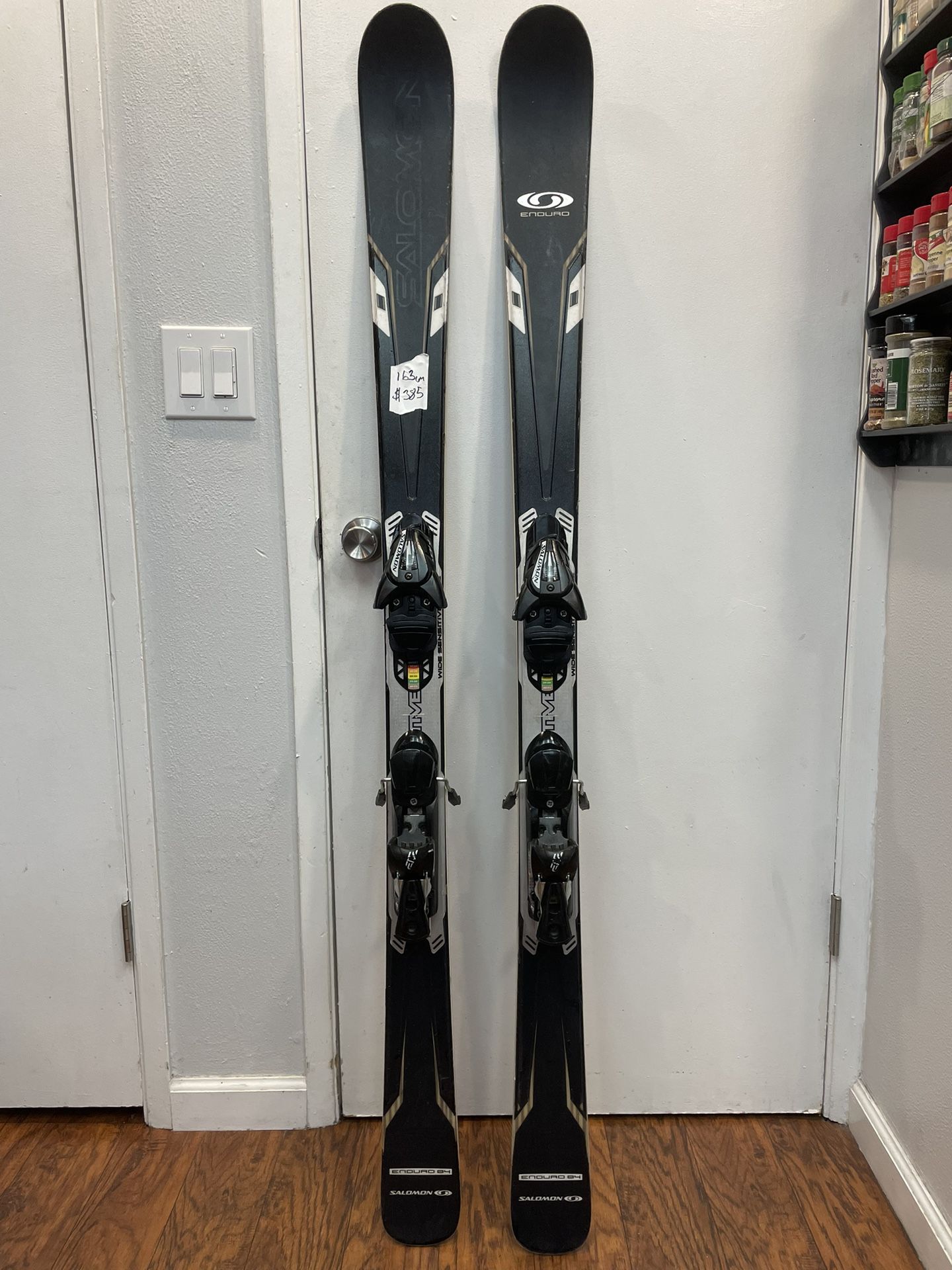 163cm Salomon enduro 84 skis