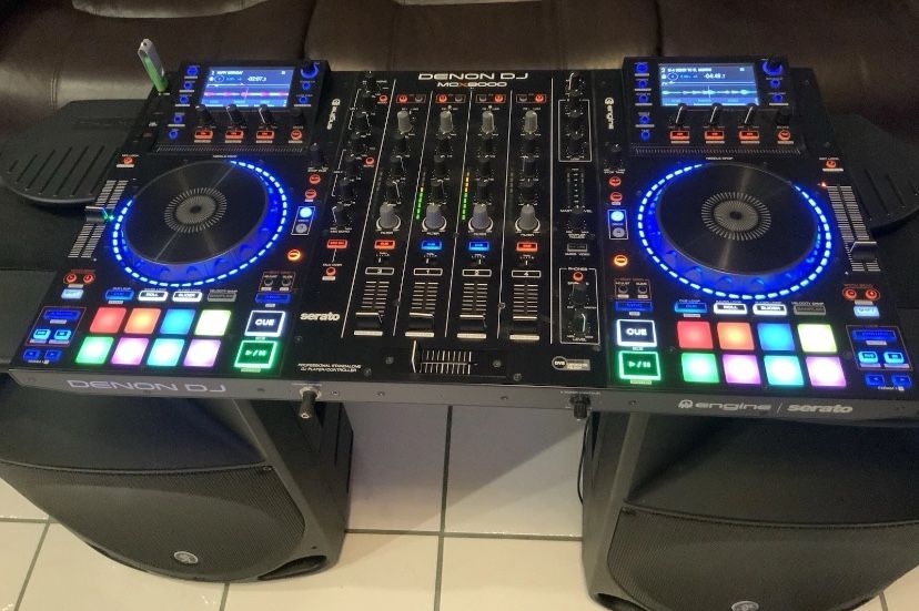 DENON MCX 8000 DJ CONTROLLER