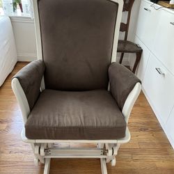 ROCKING CHAIR UPHOLSTERED 