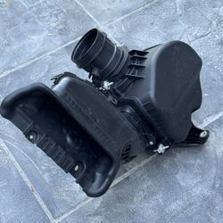 OEM Air Intake / Air Filter Box – GM