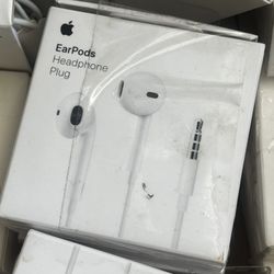 EarPods With 3.5mm Connector - Universal