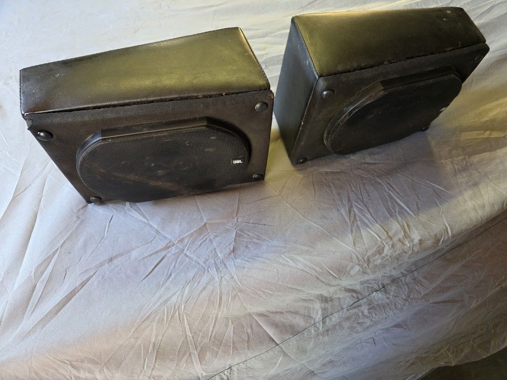 PAIR OF CAR SPEAKERS JBL COVERED IN BLACK