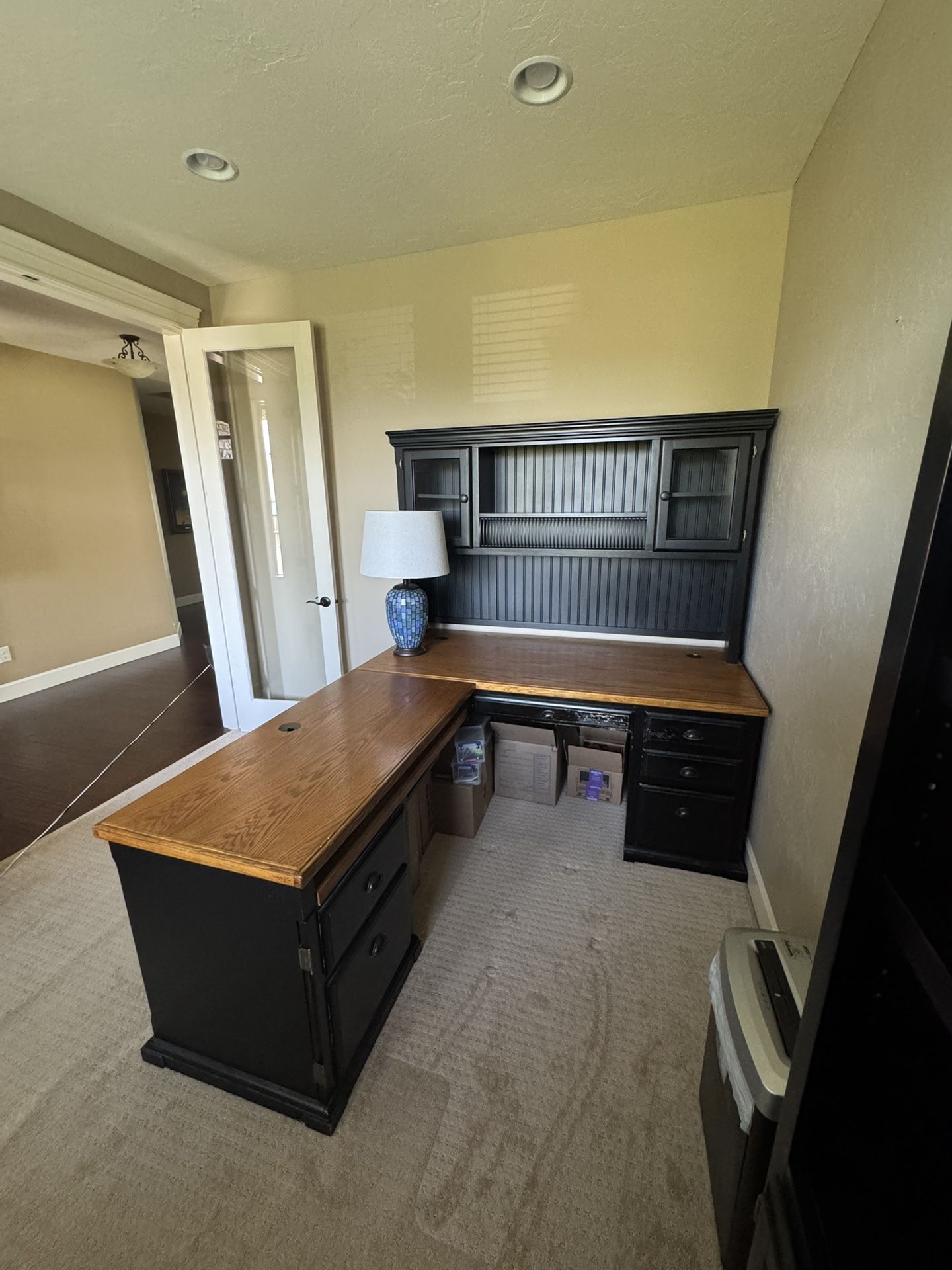 Desk & Filing Cabinet