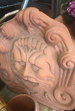 Lion Mounted Wall Fountain