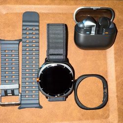 Like New Samsung Watch Ultra And Samsung Earbuds 