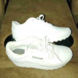 Reebok Clasics Size 8 1/5 