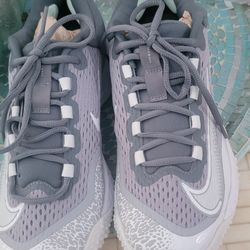 Nike  Huarache Size 8 Women 