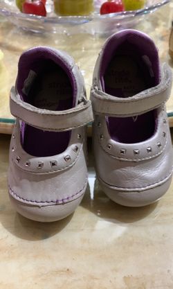 Baby’s shoes
