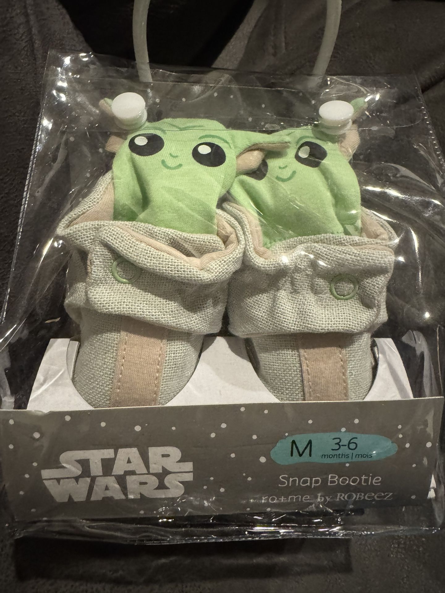Star Wars ROBEEZ Baby Yoda NEW !