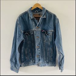 Vintage oversized Levi’s jacket.  Bin A