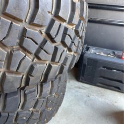 LT295/70R17 BFGOODRICH KM3 TIRES 90% TREAD (2)