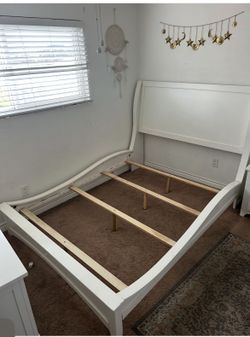 queen wood bed frame and dresser