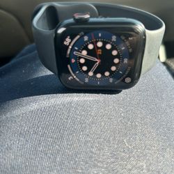 Apple Watch 44mm SE