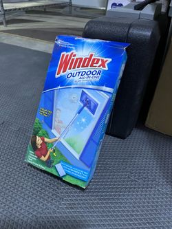Windex Outdoor All-In-One Glass Cleaning Tool starter kit