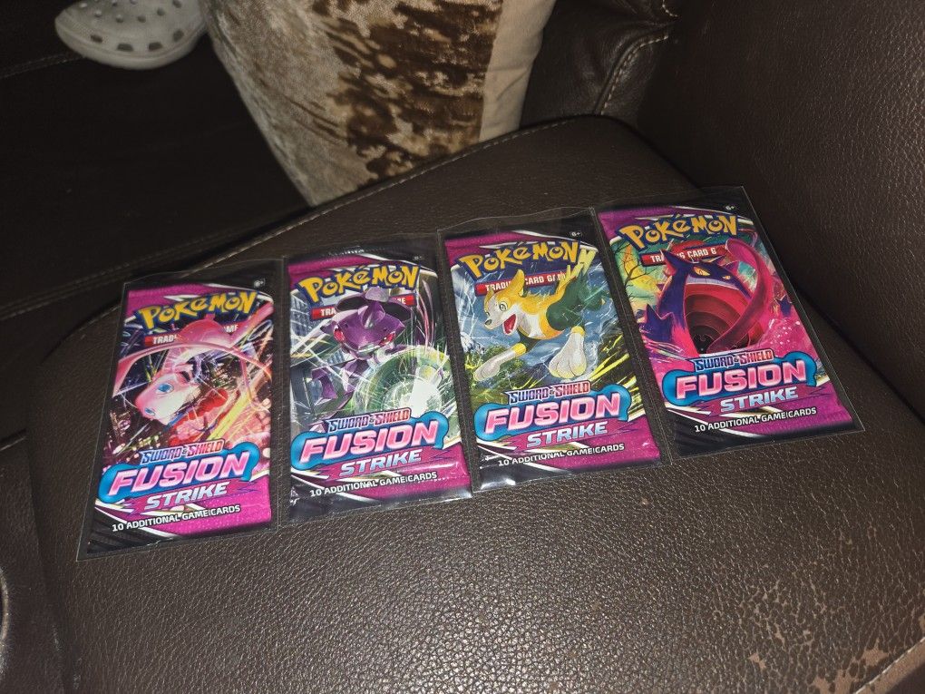 Pokemon Fusion Strike Booster Pack 