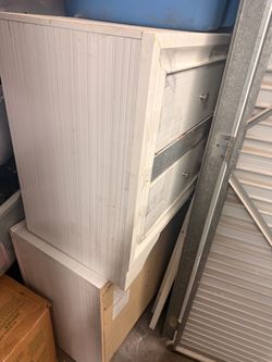 White Pair of 3 drawer Dressers/ Bedside