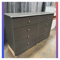 8 drawers dresser / Eight drawers dresser