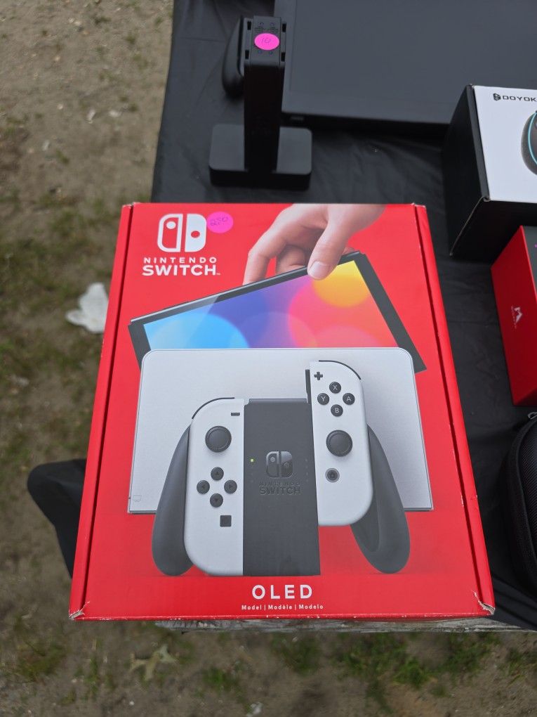 Nintendo Switch OLED. Like New.