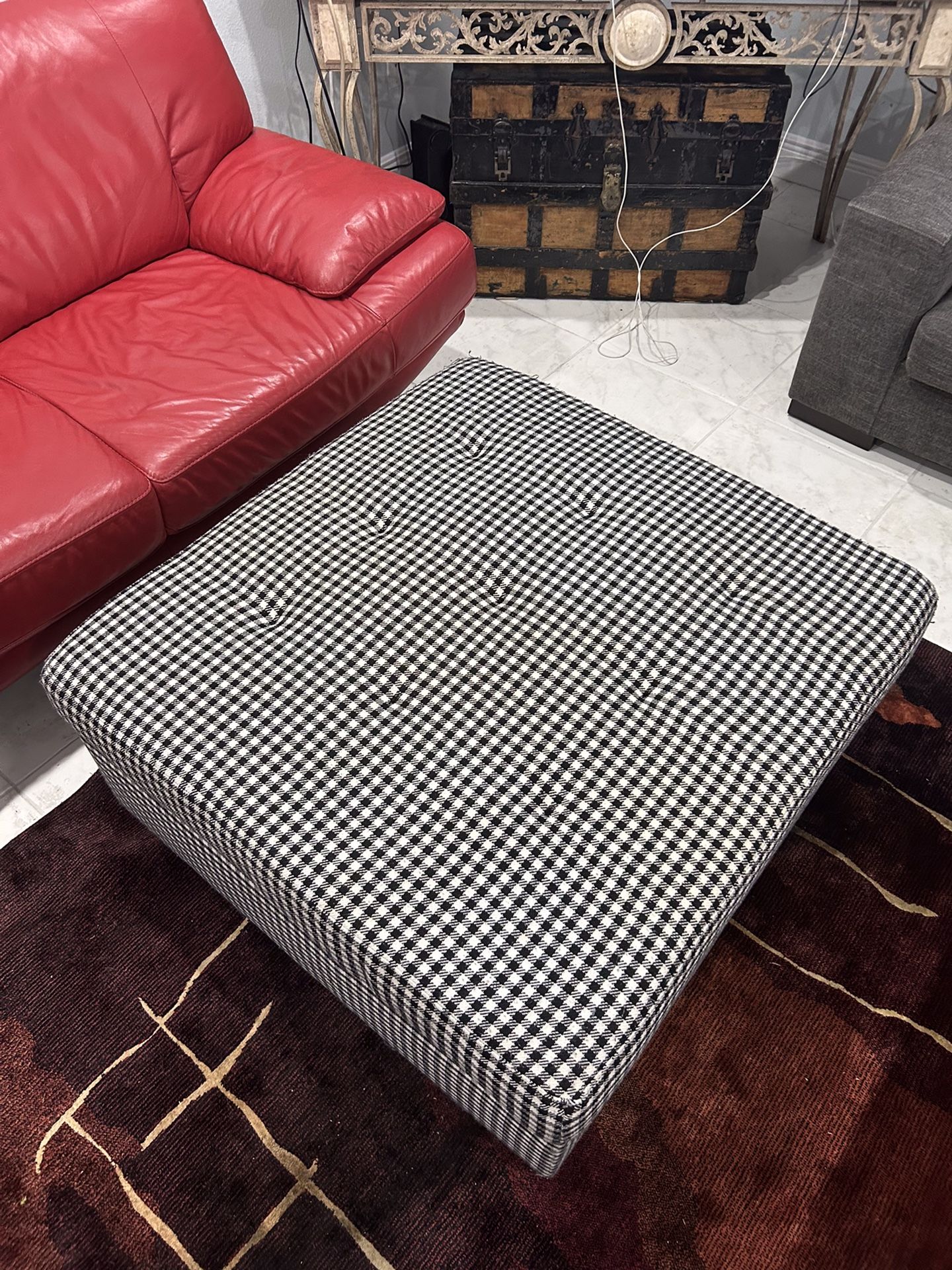 Sofa King Comfortable American Signature Furniture Ottoman For Sale!