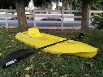 Adult 8' Moore'a kayak with Pelican paddle