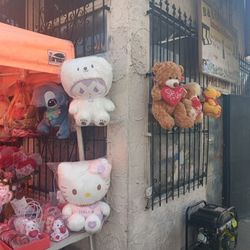 Hello Kitty,stitch, Kuromi