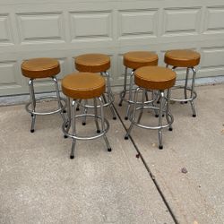 Chairs / Stools
