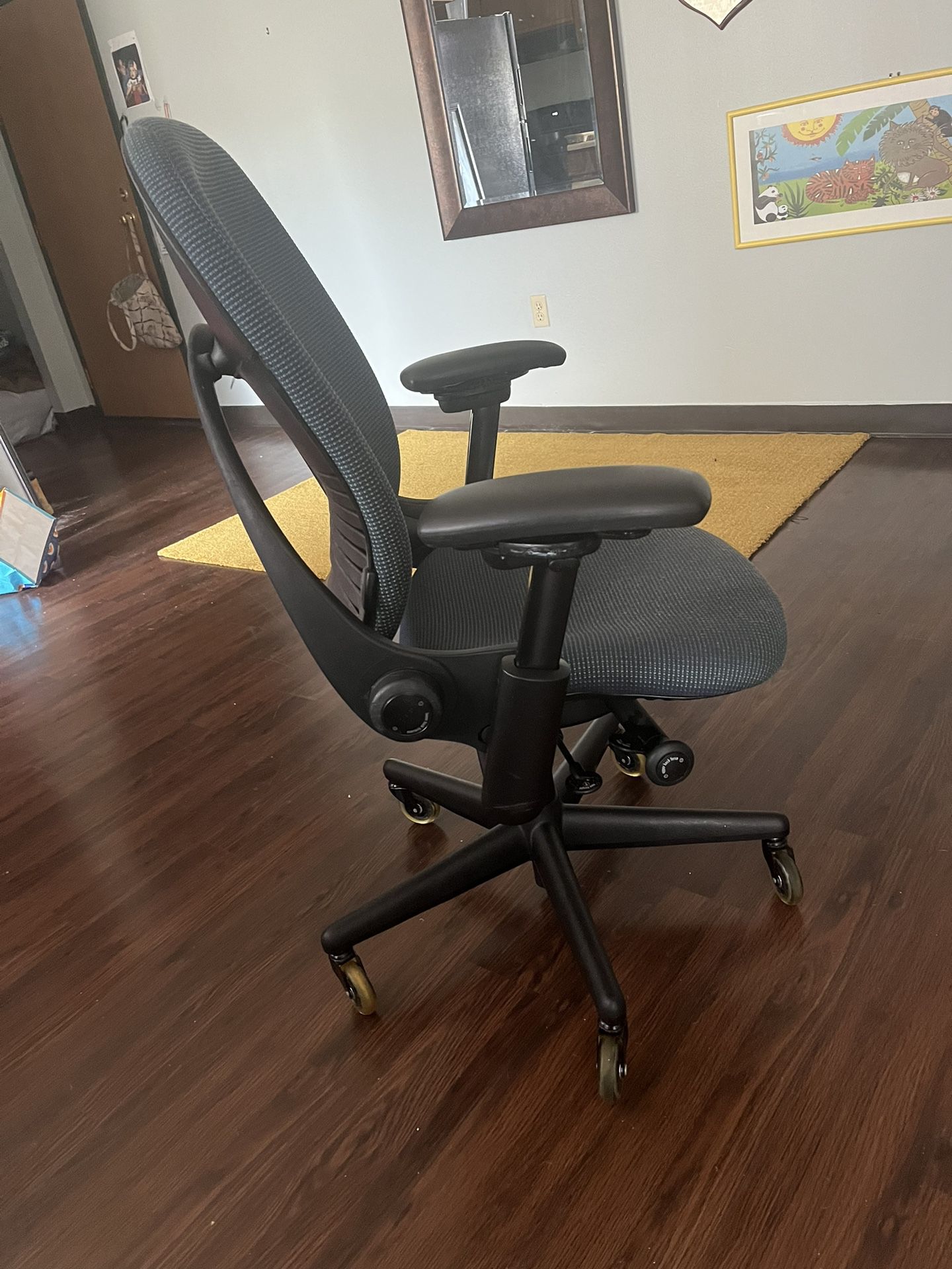 Steel case leap v1 (office/gaming chair)