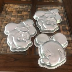 3 Walt Disney Mickey Mouse Wilton Baking Pans