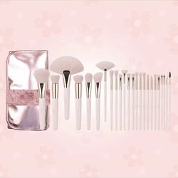 I am selling makeup brushes